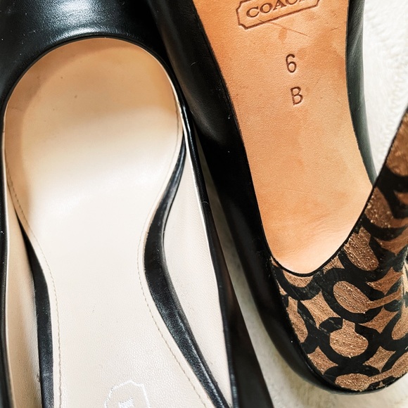 Authentic COACH black leather logo heels Size 6M - Picture 7 of 7